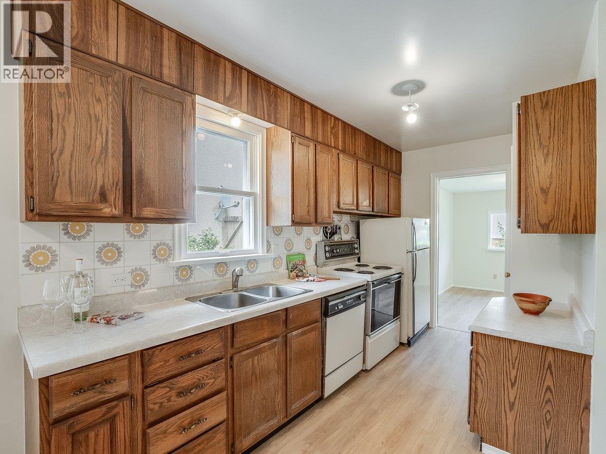 720 Third Street, Nelson, British Columbia  V1L 2R2 - Photo 6 - 10388724