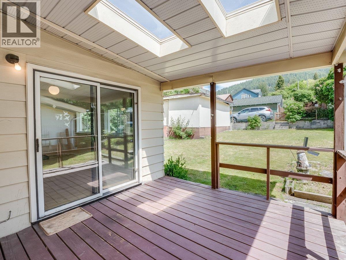 720 Third Street, Nelson, British Columbia  V1L 2R2 - Photo 25 - 10388724