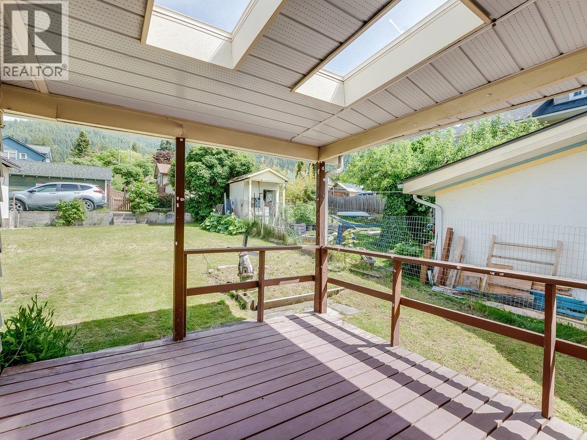 720 Third Street, Nelson, British Columbia  V1L 2R2 - Photo 26 - 10388724