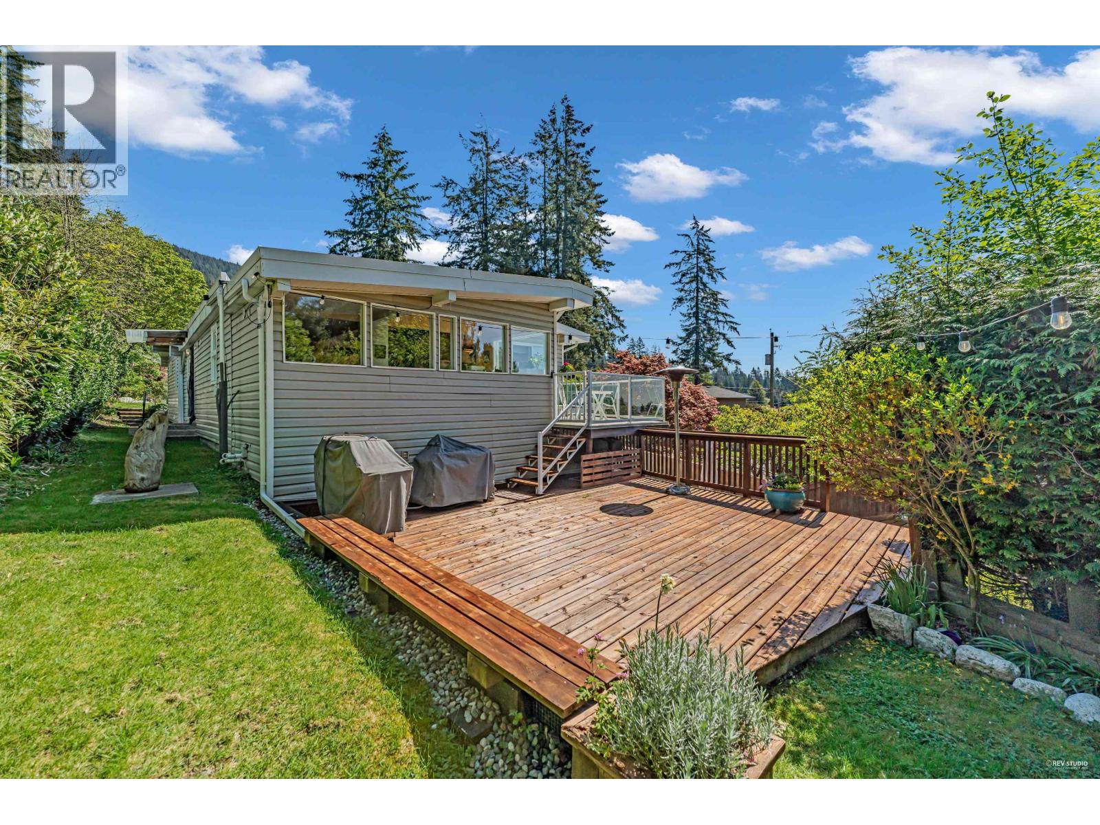 4323 Valencia Avenue, North Vancouver, British Columbia  V7N 4A7 - Photo 6 - R3157042