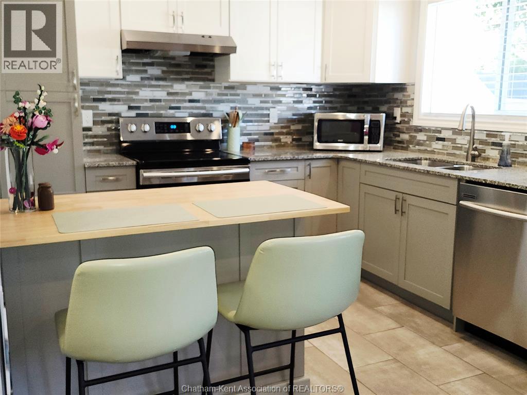 18 Park Lane ..., Chatham, Ontario  N7M 4Y1 - Photo 6 - 26020315