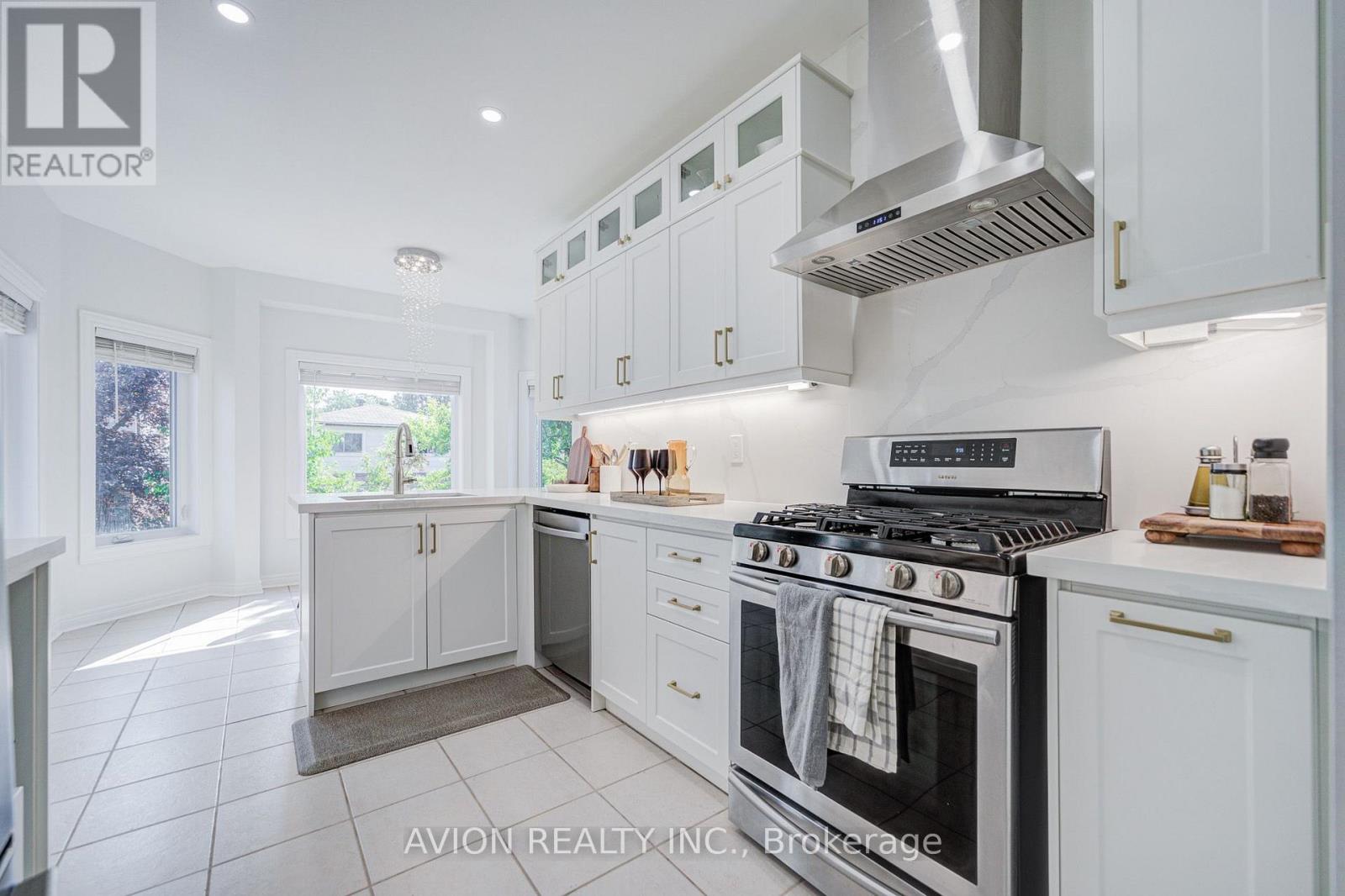 83 Stonebridge Boulevard, Toronto, Ontario  M1W 4A8 - Photo 11 - E13694152