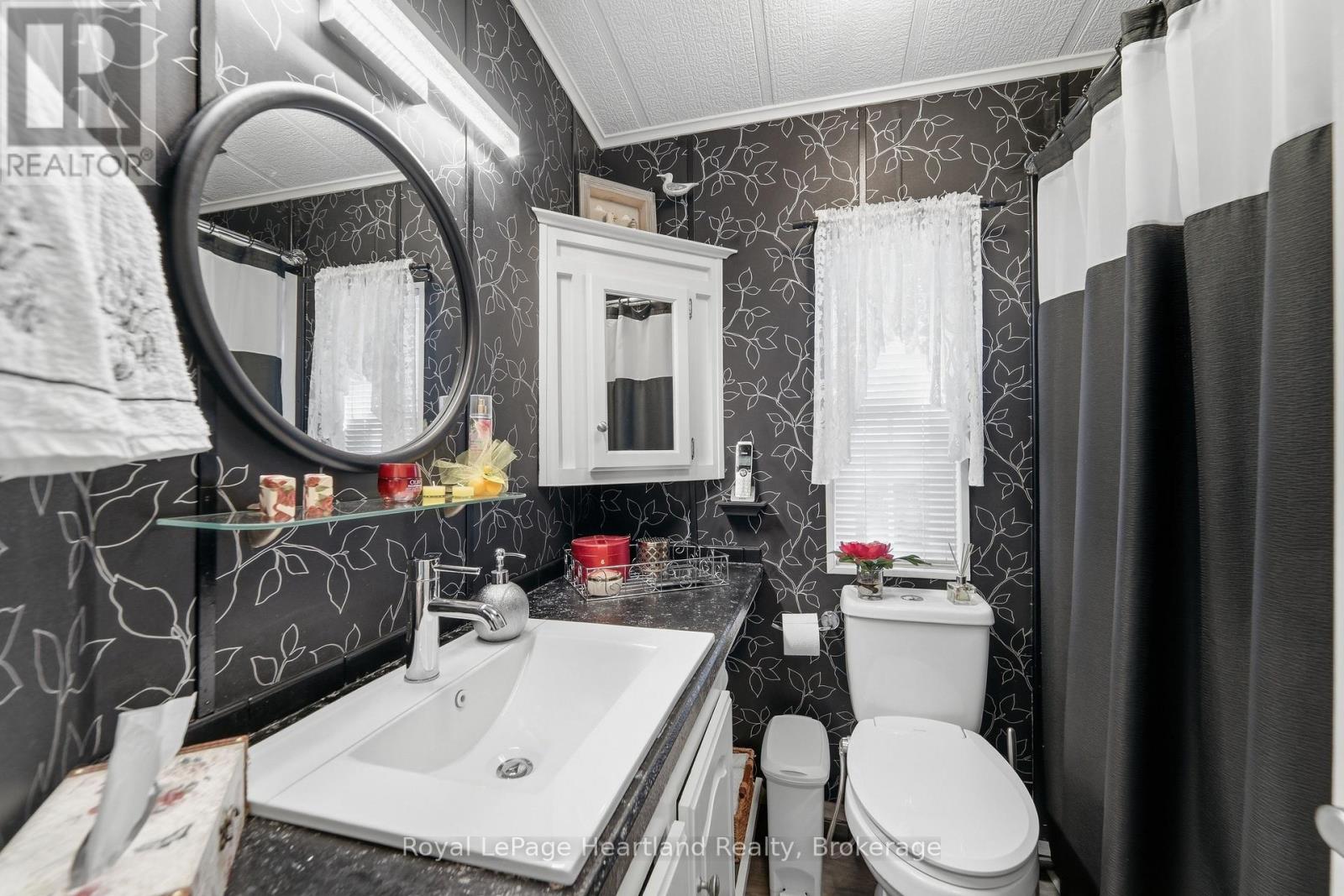 9 Club Terrace, Bluewater, Ontario  N0M 1G0 - Photo 13 - X13694086