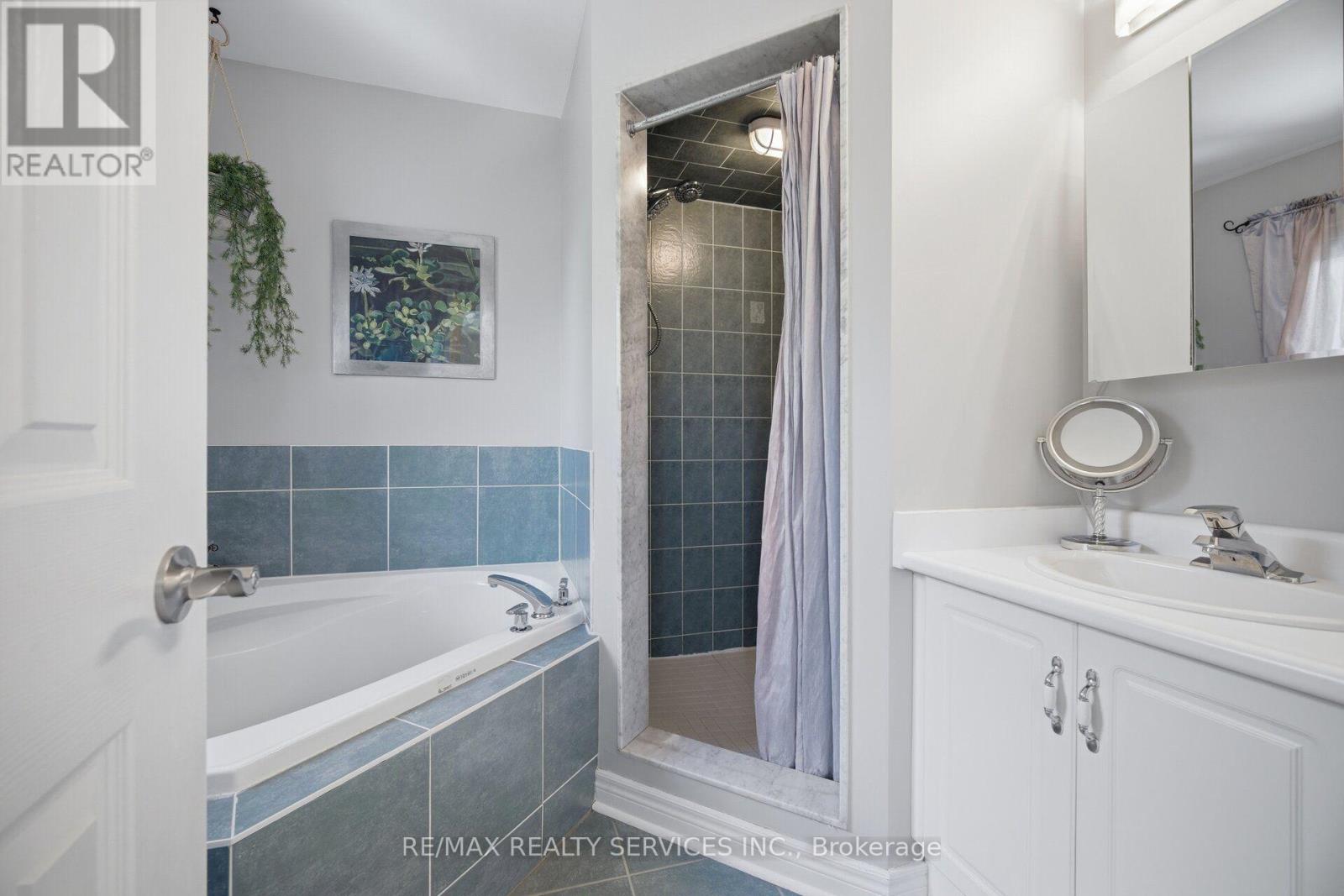 23 Swansea Meadows Drive, Brampton, Ontario  L7A 2C5 - Photo 25 - W13694110