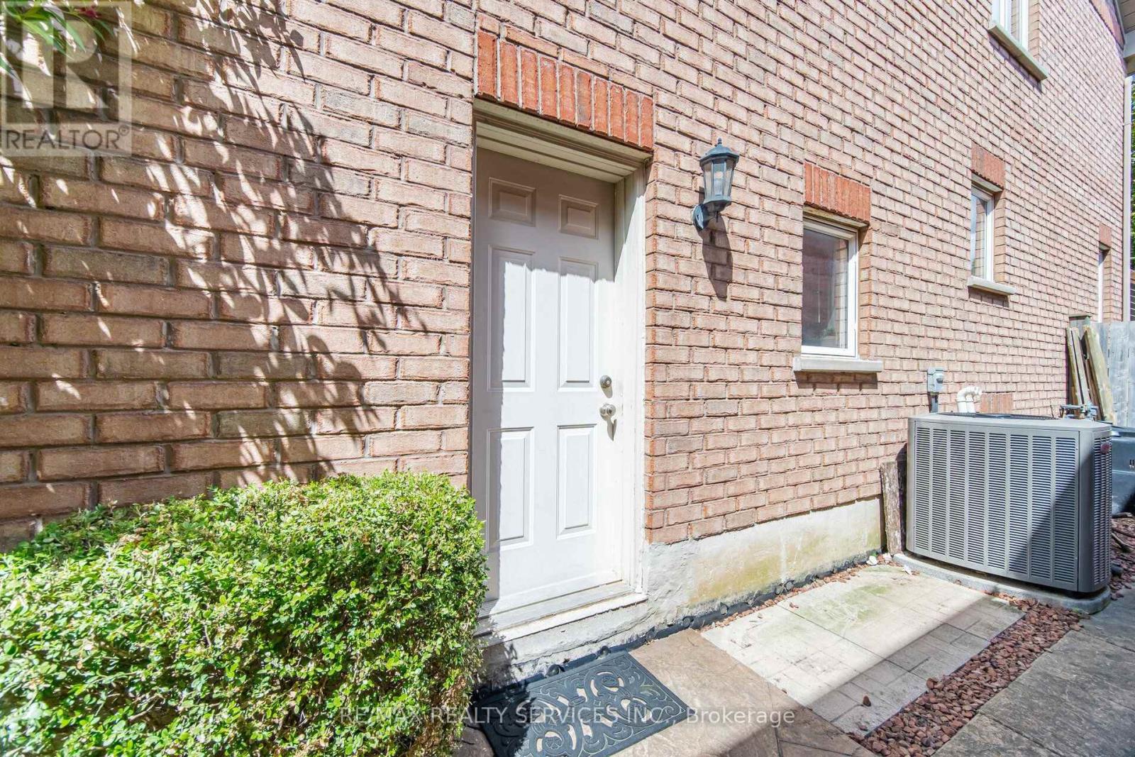 23 Swansea Meadows Drive, Brampton, Ontario  L7A 2C5 - Photo 46 - W13694110