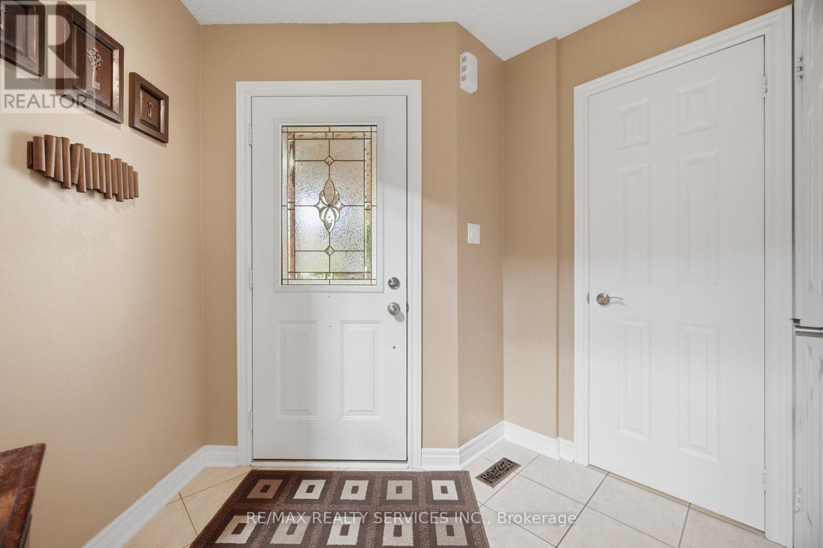 23 Swansea Meadows Drive, Brampton, Ontario  L7A 2C5 - Photo 7 - W13694110