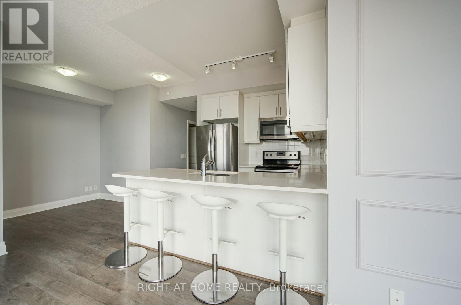 1807 - 15 Zorra Street, Toronto, Ontario  M8Z 0C1 - Photo 10 - W13694114