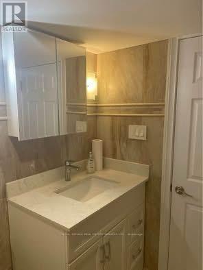 3589 Birchmeadow Crescent, Mississauga, Ontario  L4Y 3R8 - Photo 8 - W13694124