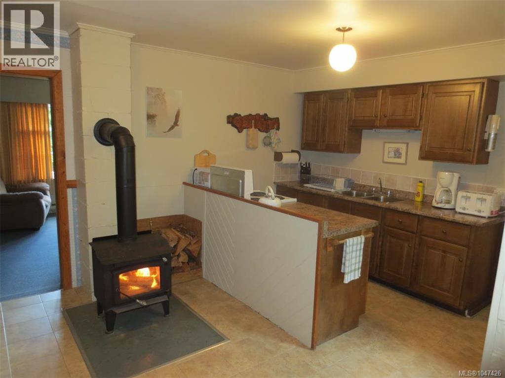 17002 Wickanninish Rd, Port Renfrew, British Columbia  V0S 1K0 - Photo 5 - 1047426