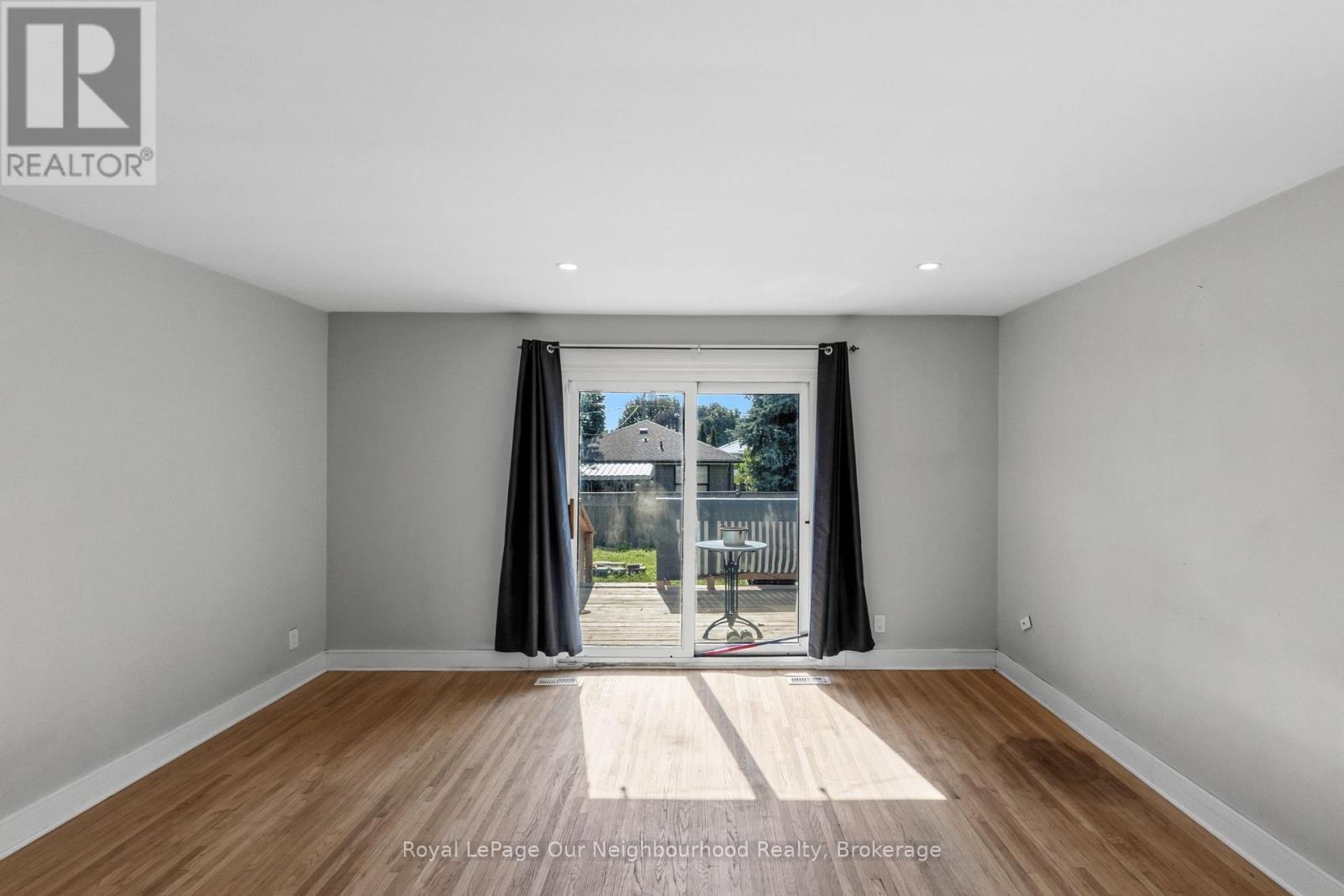 1016 Centre Street N, Whitby, Ontario  L1N 4V3 - Photo 11 - E13693674