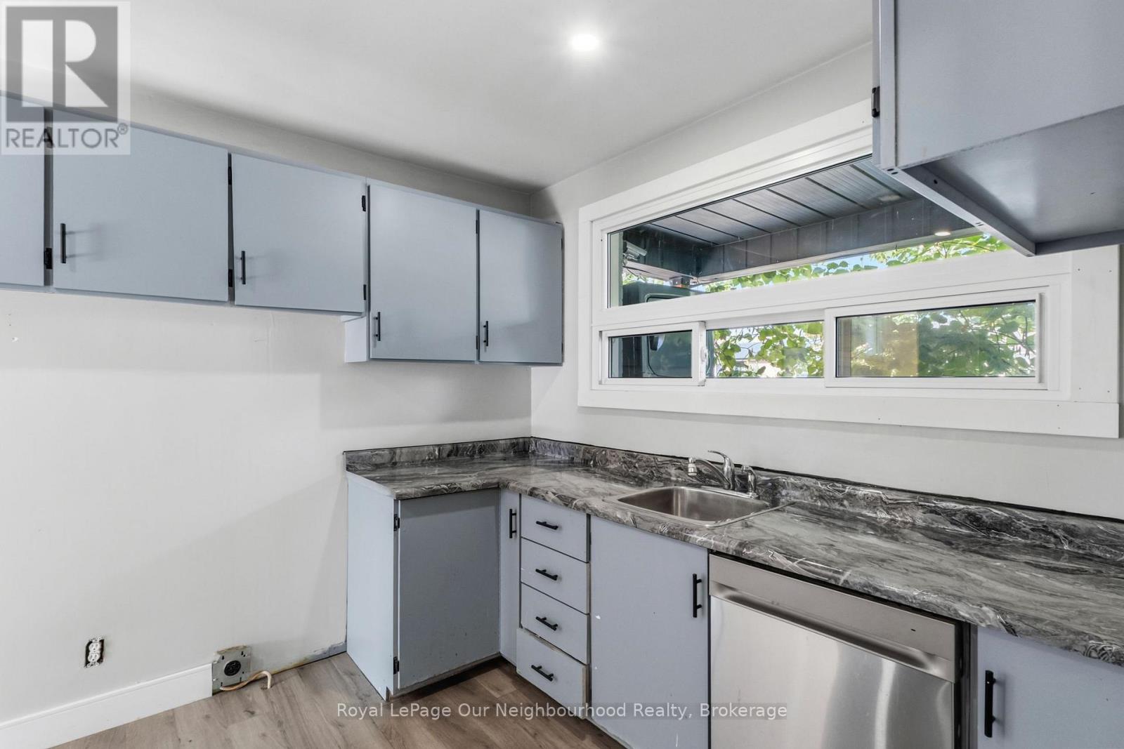 1016 Centre Street N, Whitby, Ontario  L1N 4V3 - Photo 6 - E13693674