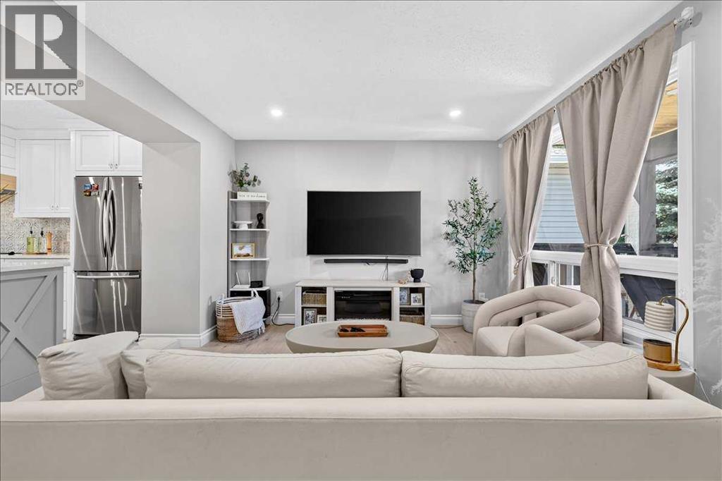 75 Shawglen Way Sw, Calgary, Alberta  T2Y 1Y9 - Photo 11 - A2333503