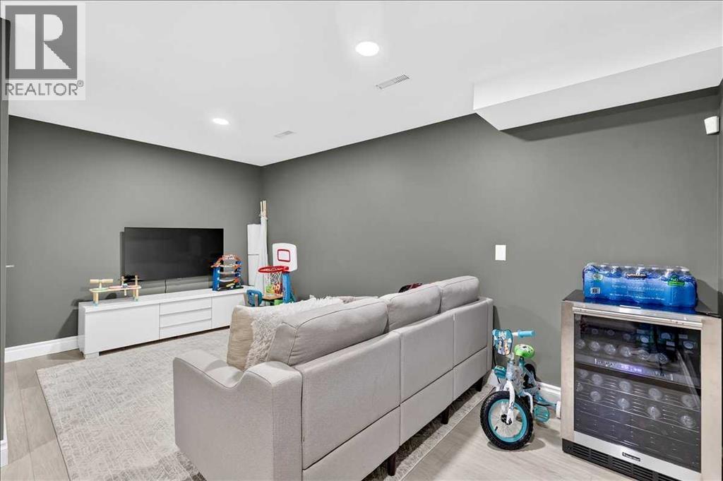 75 Shawglen Way Sw, Calgary, Alberta  T2Y 1Y9 - Photo 28 - A2333503