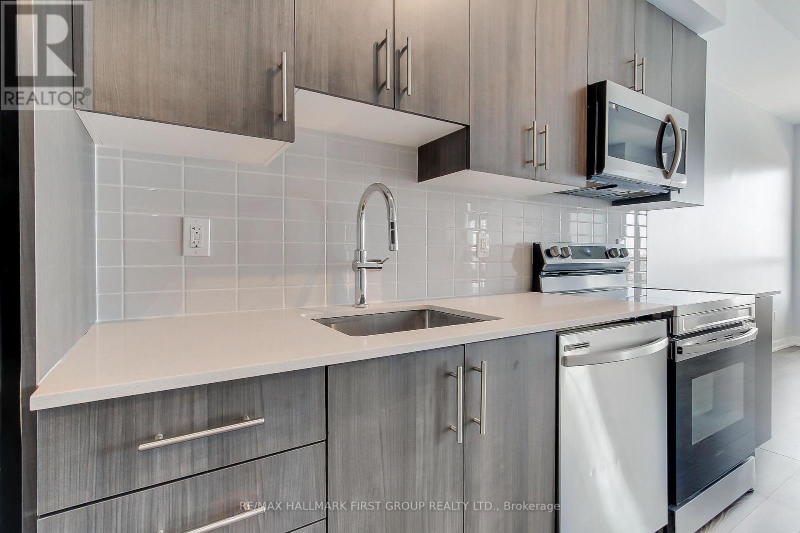 710 - 1455 Celebration Drive, Pickering, Ontario  L1W 1L8 - Photo 10 - E13694164