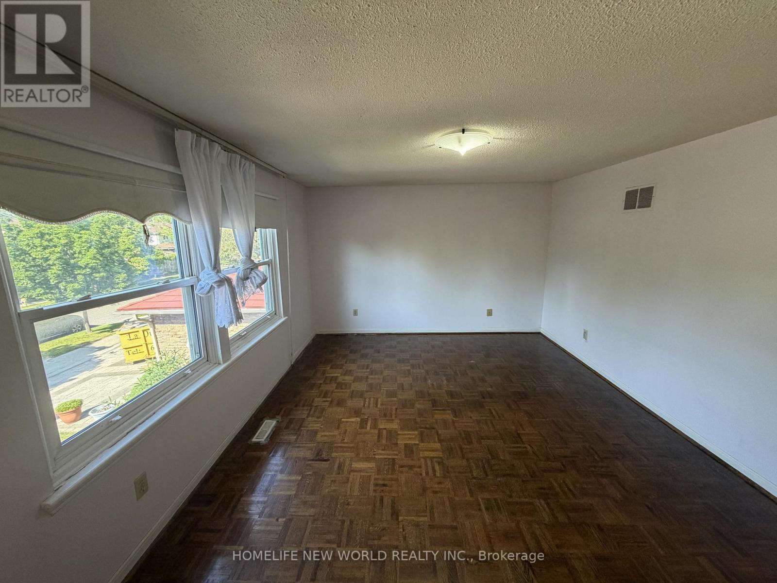 43 Bushmills Square, Toronto, Ontario  M1V 1K5 - Photo 13 - E13694172