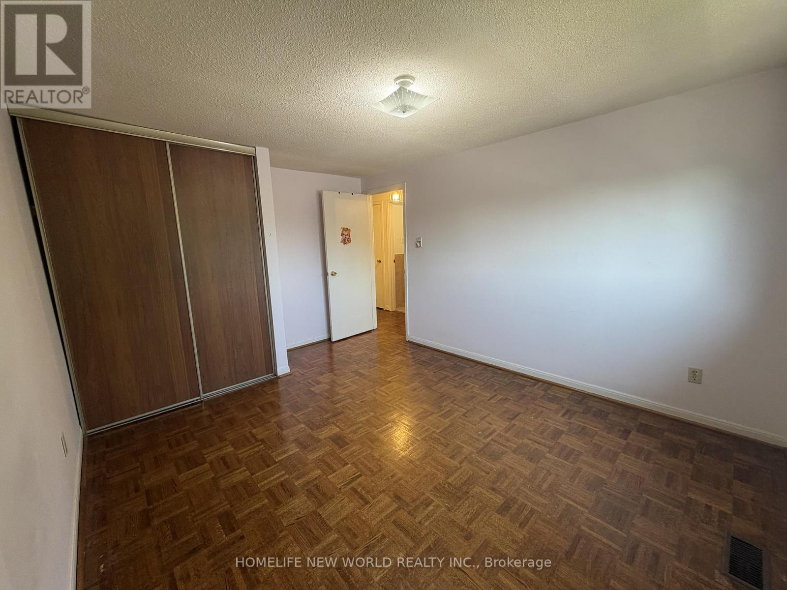 43 Bushmills Square, Toronto, Ontario  M1V 1K5 - Photo 18 - E13694172