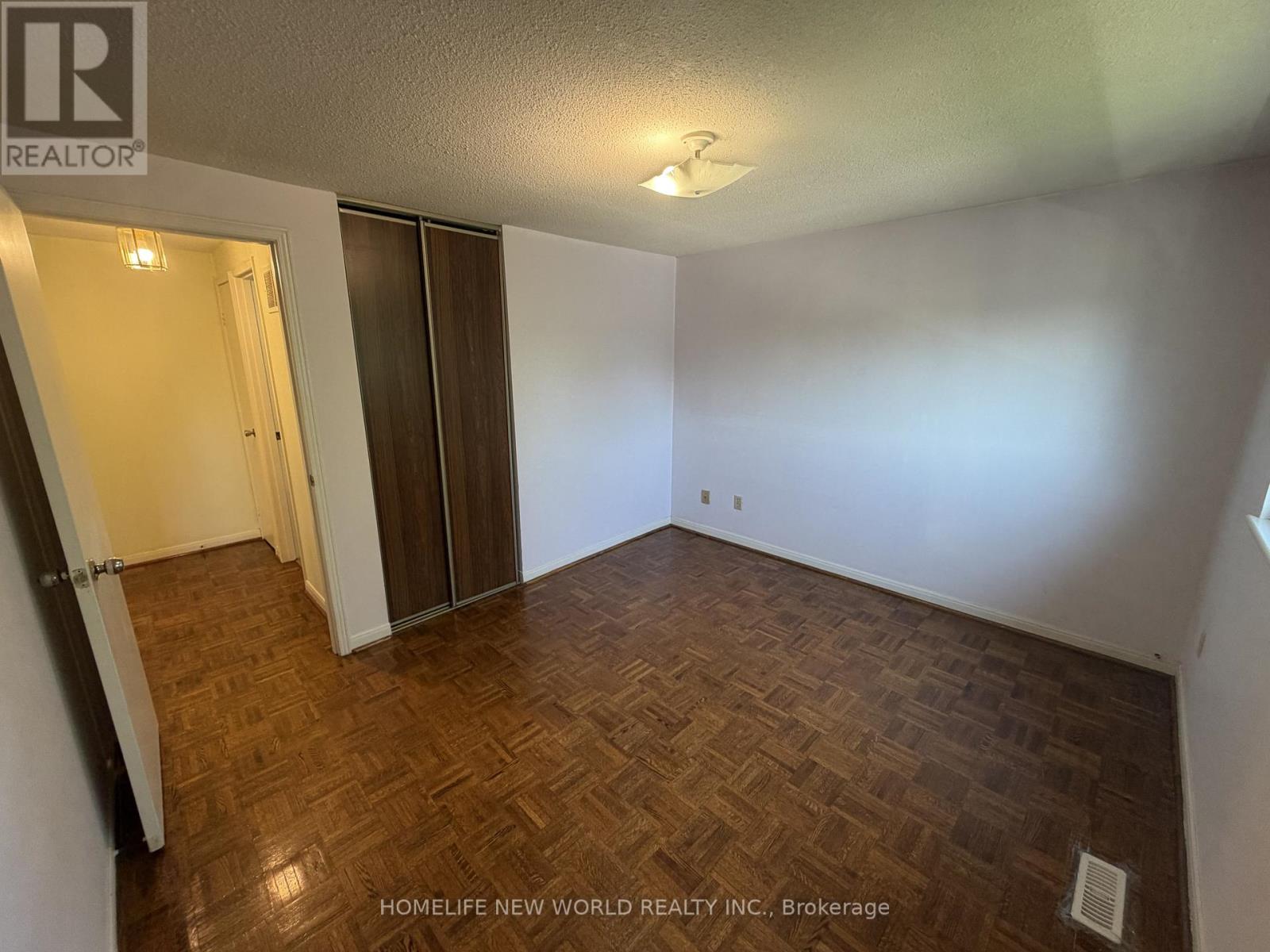 43 Bushmills Square, Toronto, Ontario  M1V 1K5 - Photo 20 - E13694172