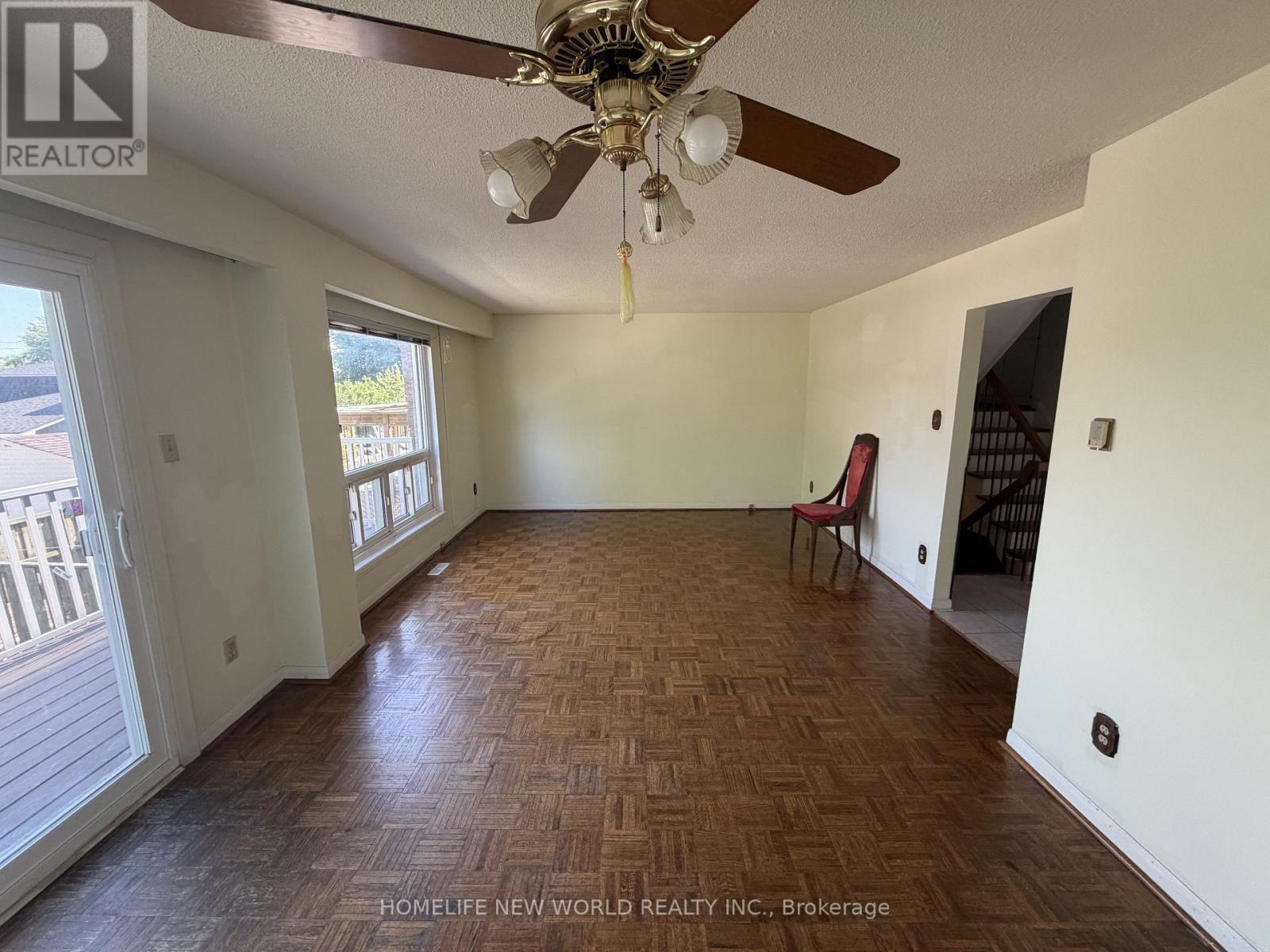 43 Bushmills Square, Toronto, Ontario  M1V 1K5 - Photo 4 - E13694172