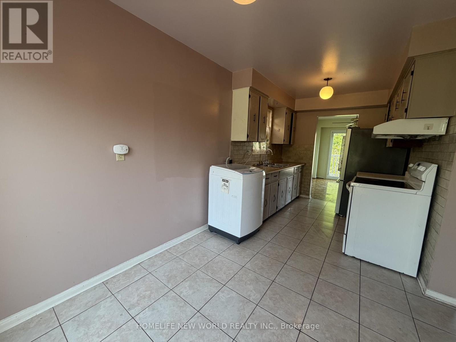 43 Bushmills Square, Toronto, Ontario  M1V 1K5 - Photo 9 - E13694172