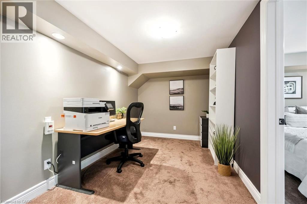 46 Southwood Court, Kitchener, Ontario  N2E 2H9 - Photo 20 - 40855014
