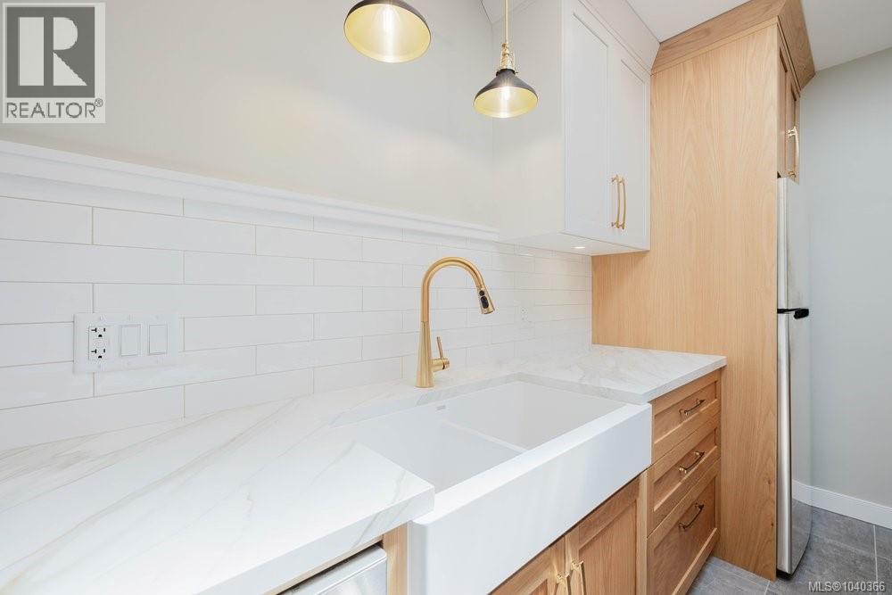307 1270 Beach Dr, Oak Bay, British Columbia  V8S 2N3 - Photo 11 - 1040366