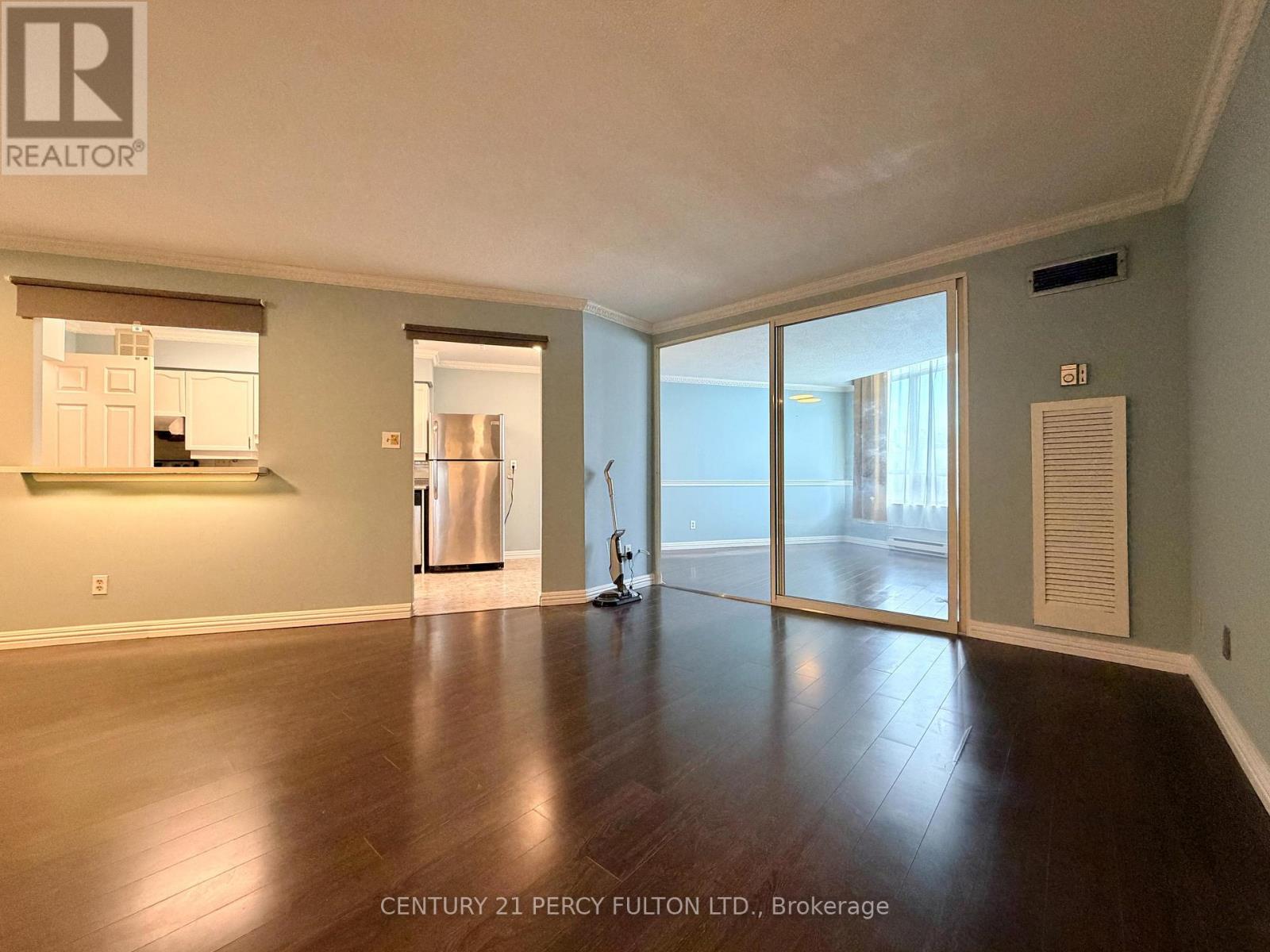 175 Bamburgh Circle, Toronto, Ontario  M1W 3X8 - Photo 11 - E13694194