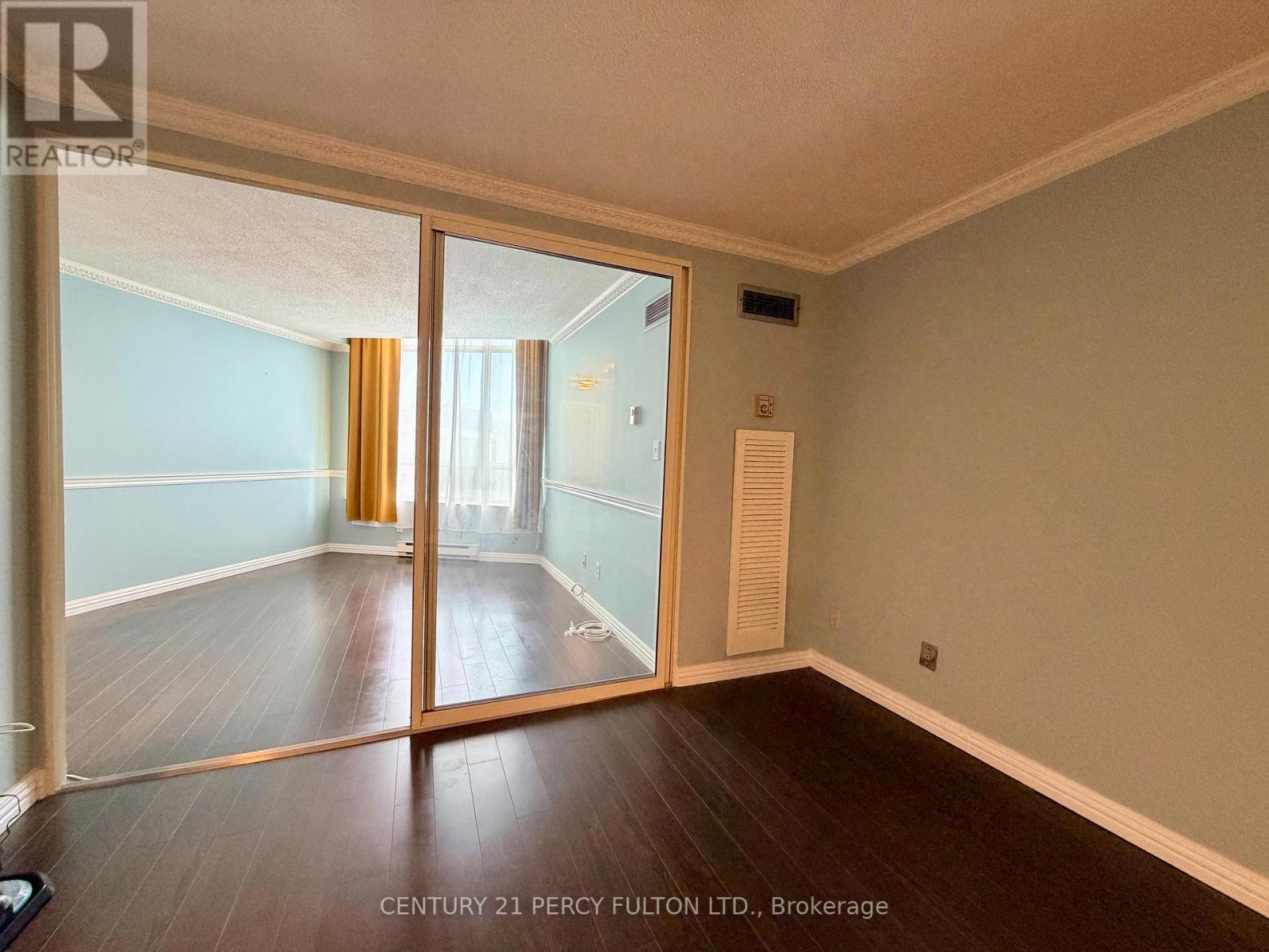 175 Bamburgh Circle, Toronto, Ontario  M1W 3X8 - Photo 13 - E13694194