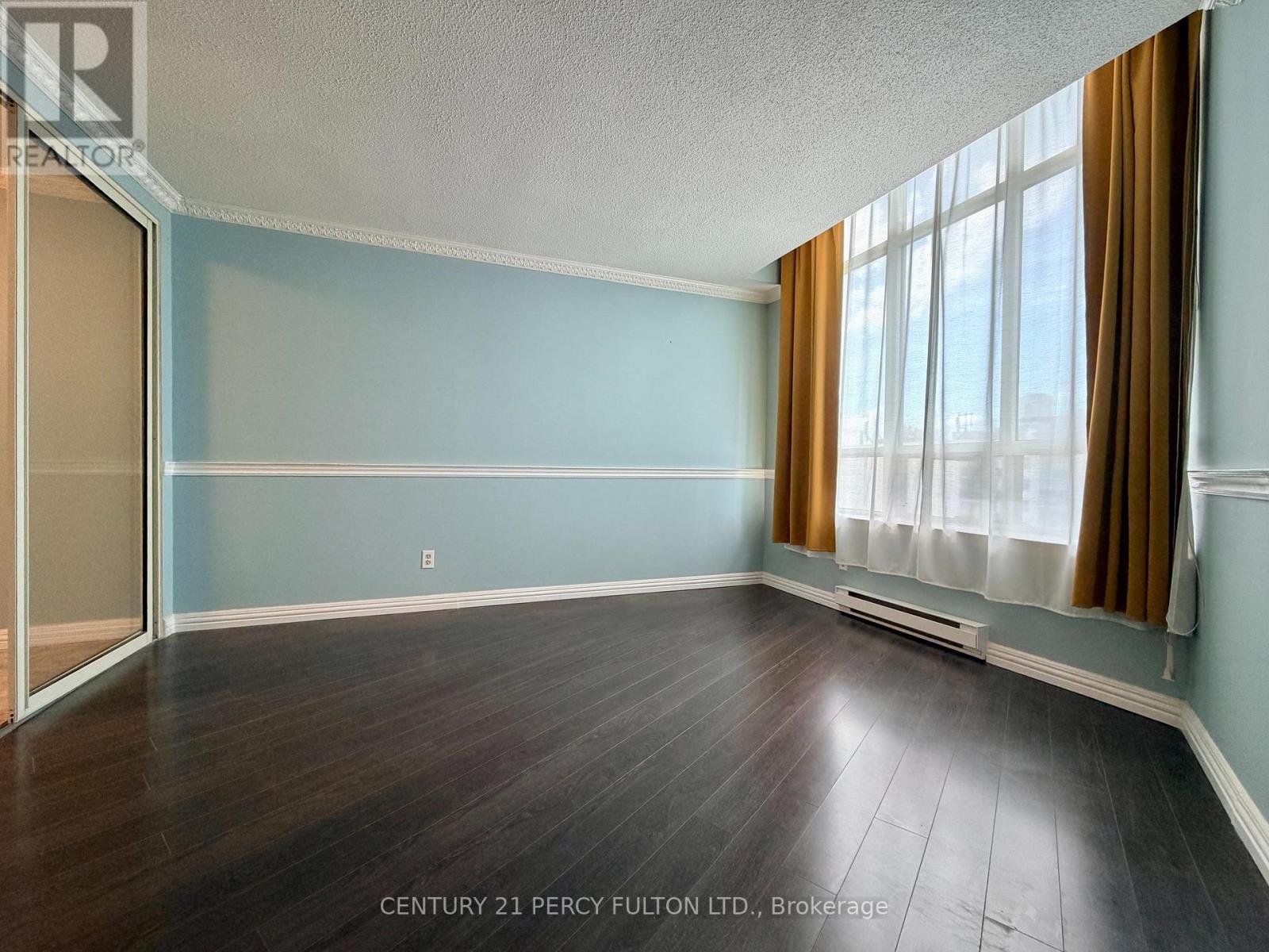 175 Bamburgh Circle, Toronto, Ontario  M1W 3X8 - Photo 15 - E13694194