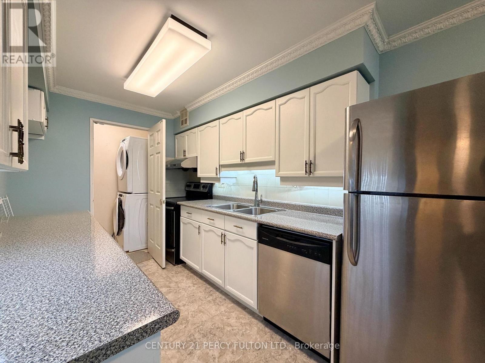 175 Bamburgh Circle, Toronto, Ontario  M1W 3X8 - Photo 5 - E13694194