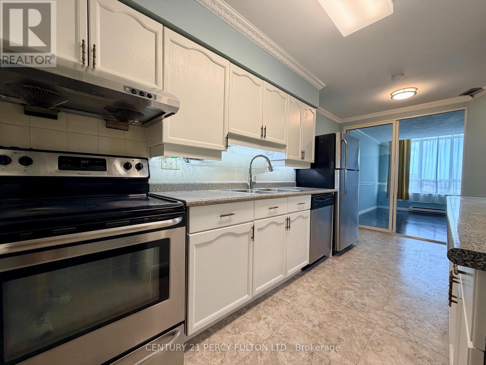 175 Bamburgh Circle, Toronto, Ontario  M1W 3X8 - Photo 8 - E13694194