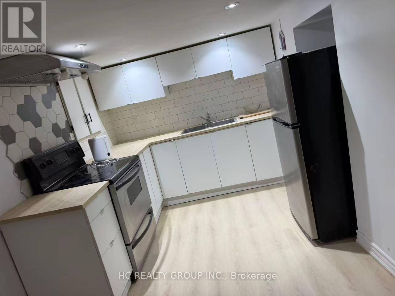 Lower - 25 Beechwood Avenue, Toronto, Ontario  M6N 4S9 - Photo 2 - W13694184