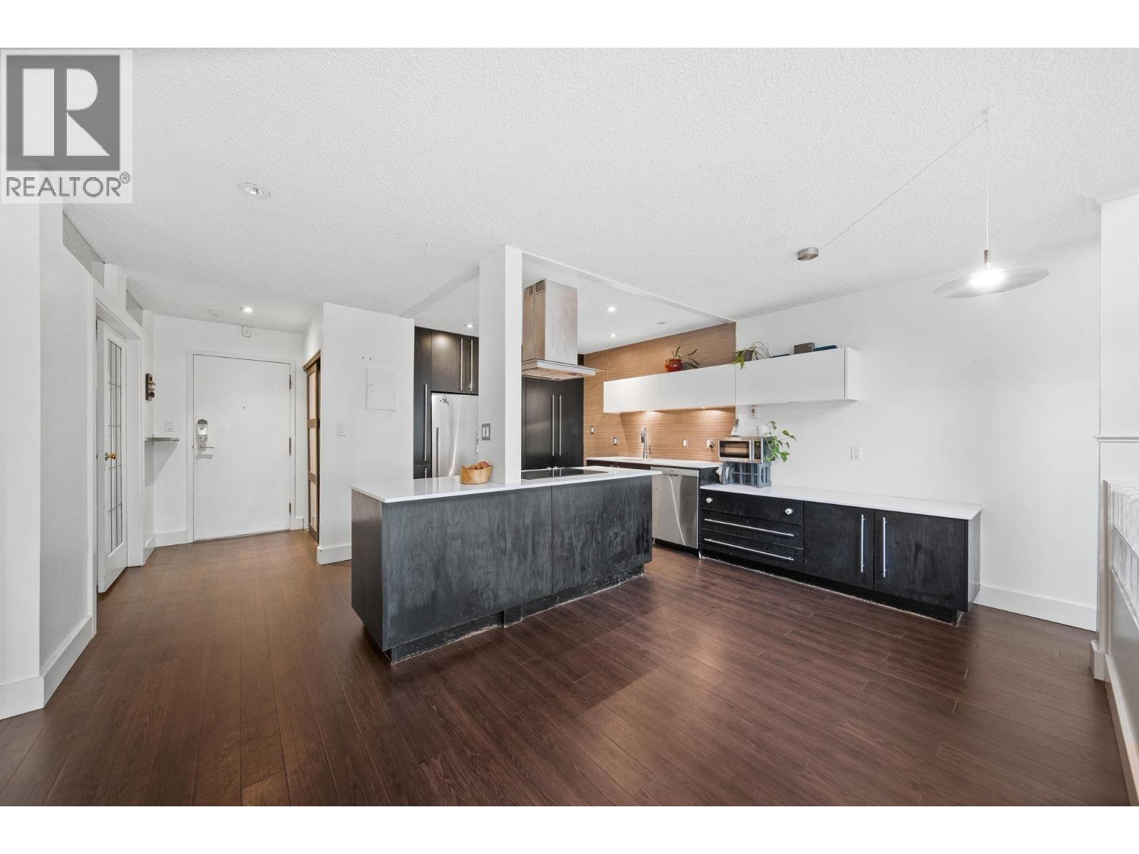 304 141 W 13th Street, North Vancouver, British Columbia  V7M 1N5 - Photo 13 - R3149258