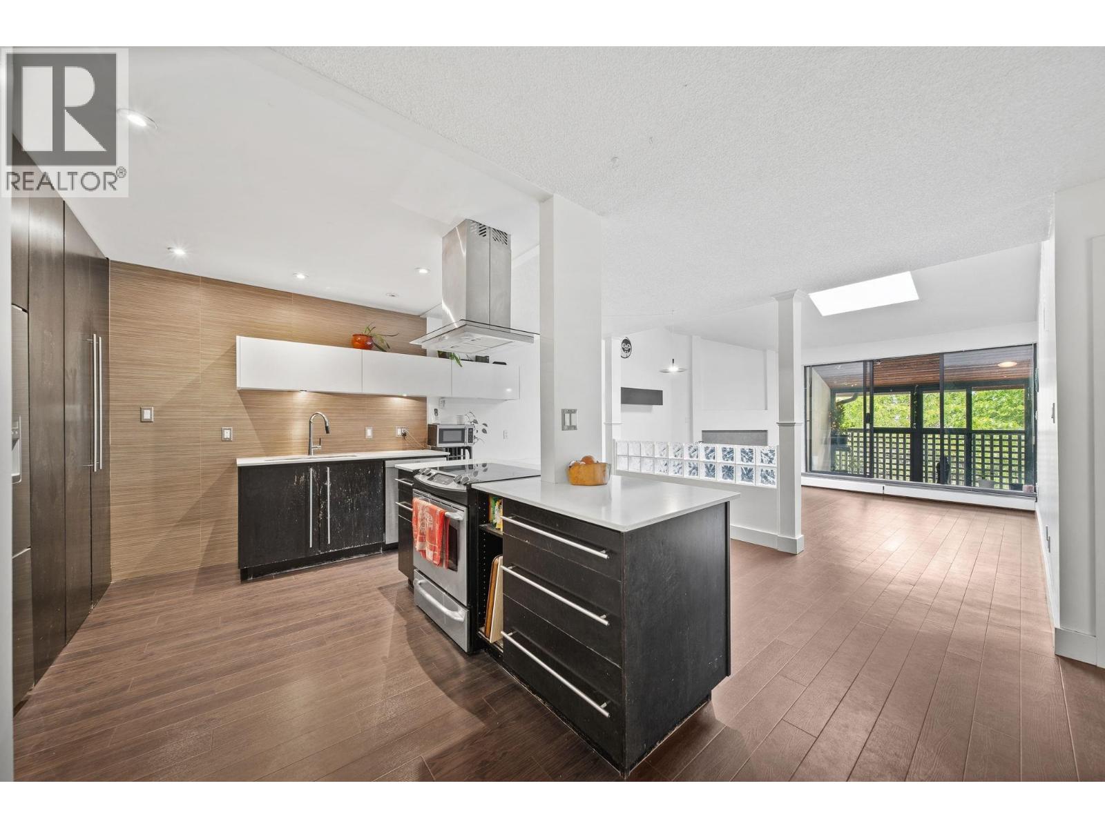 304 141 W 13th Street, North Vancouver, British Columbia  V7M 1N5 - Photo 7 - R3149258
