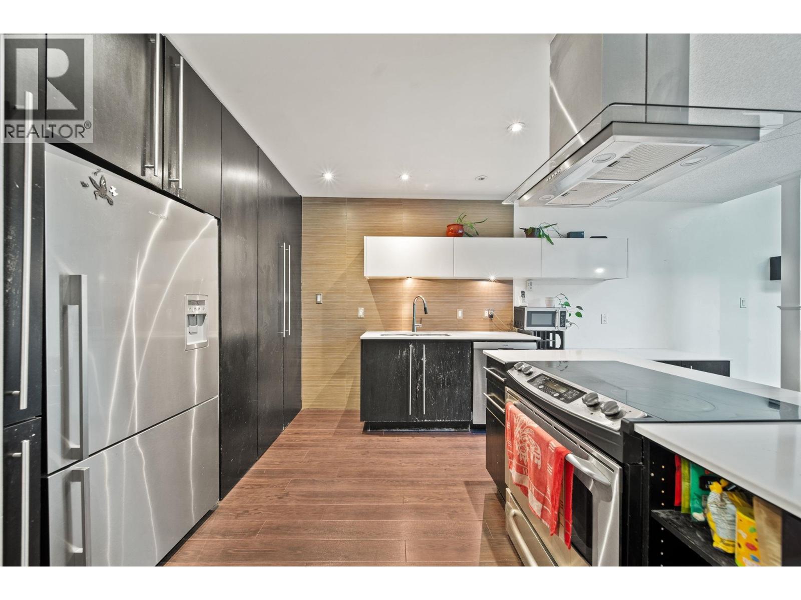 304 141 W 13th Street, North Vancouver, British Columbia  V7M 1N5 - Photo 11 - R3149258
