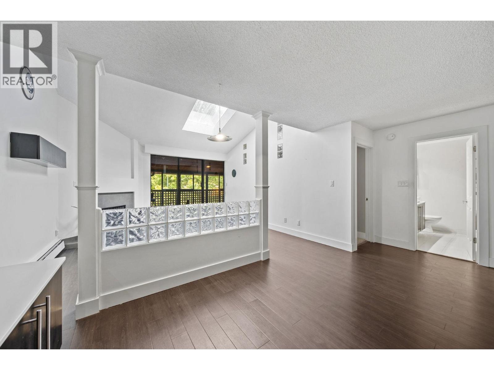 304 141 W 13th Street, North Vancouver, British Columbia  V7M 1N5 - Photo 5 - R3149258