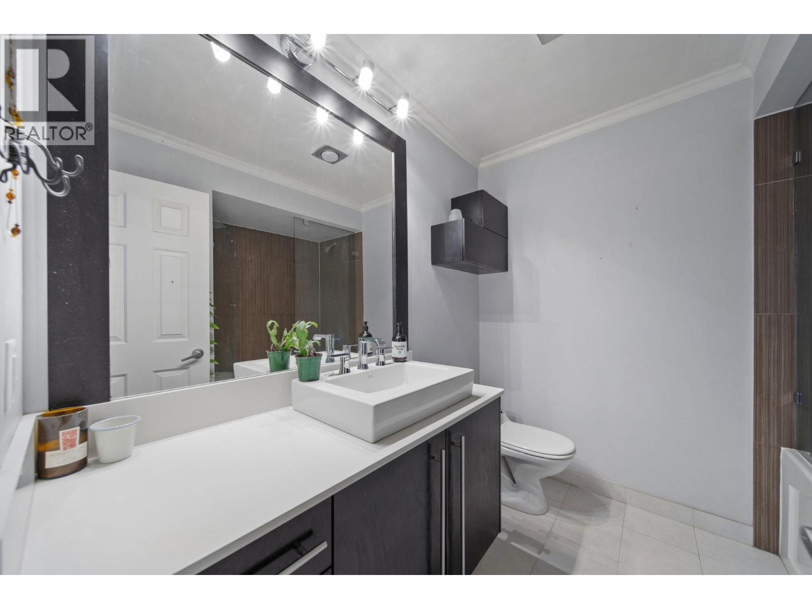 304 141 W 13th Street, North Vancouver, British Columbia  V7M 1N5 - Photo 19 - R3149258