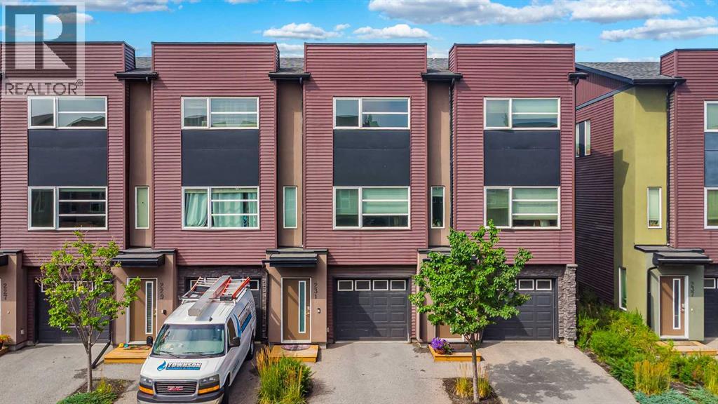 231 Covecreek Circle NE, Calgary, Alberta T3K 0W6 - Photo 2 - A2337863