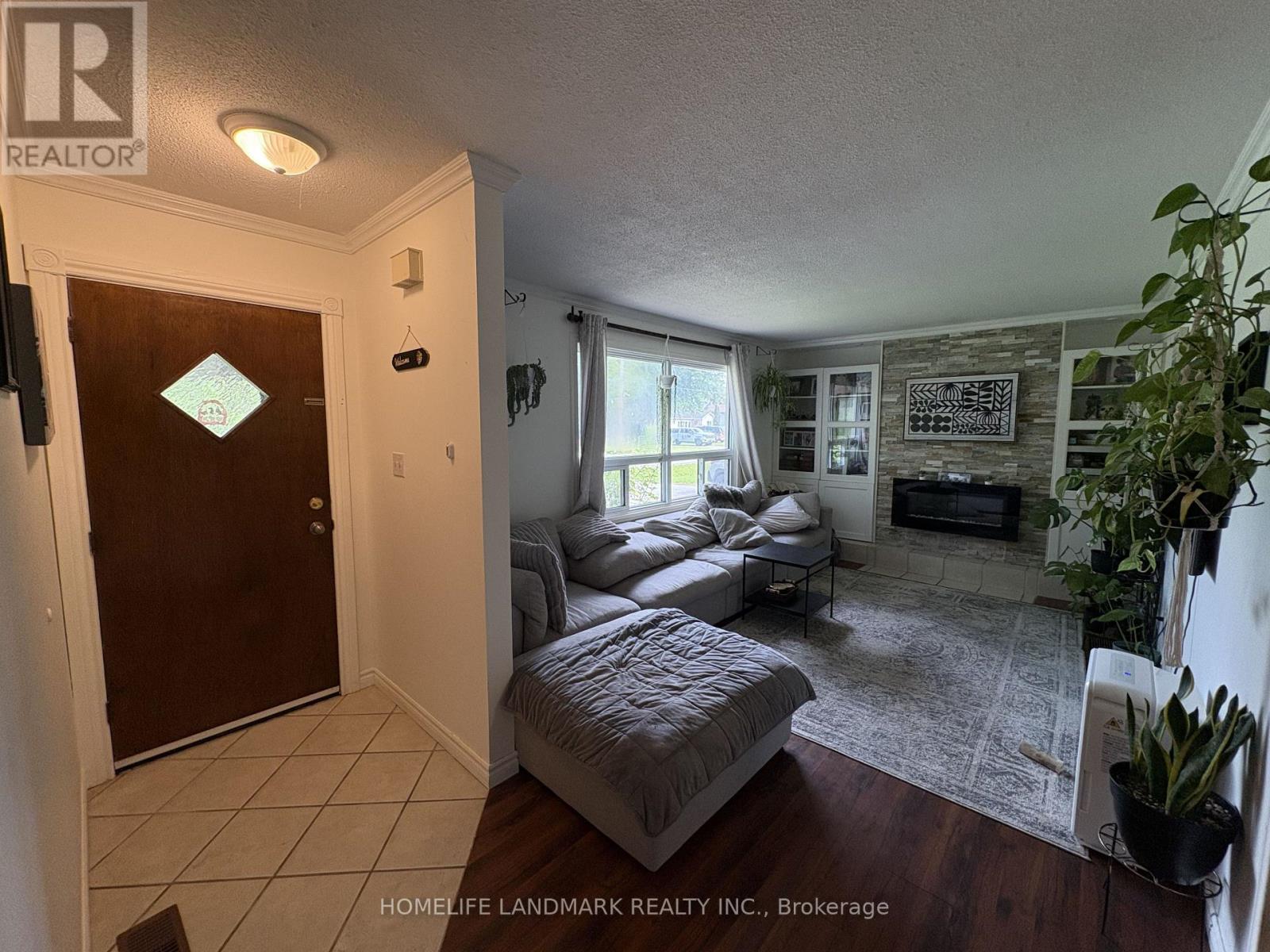 365 Irene Drive, Georgina, Ontario  L4P 3B3 - Photo 2 - N13694230