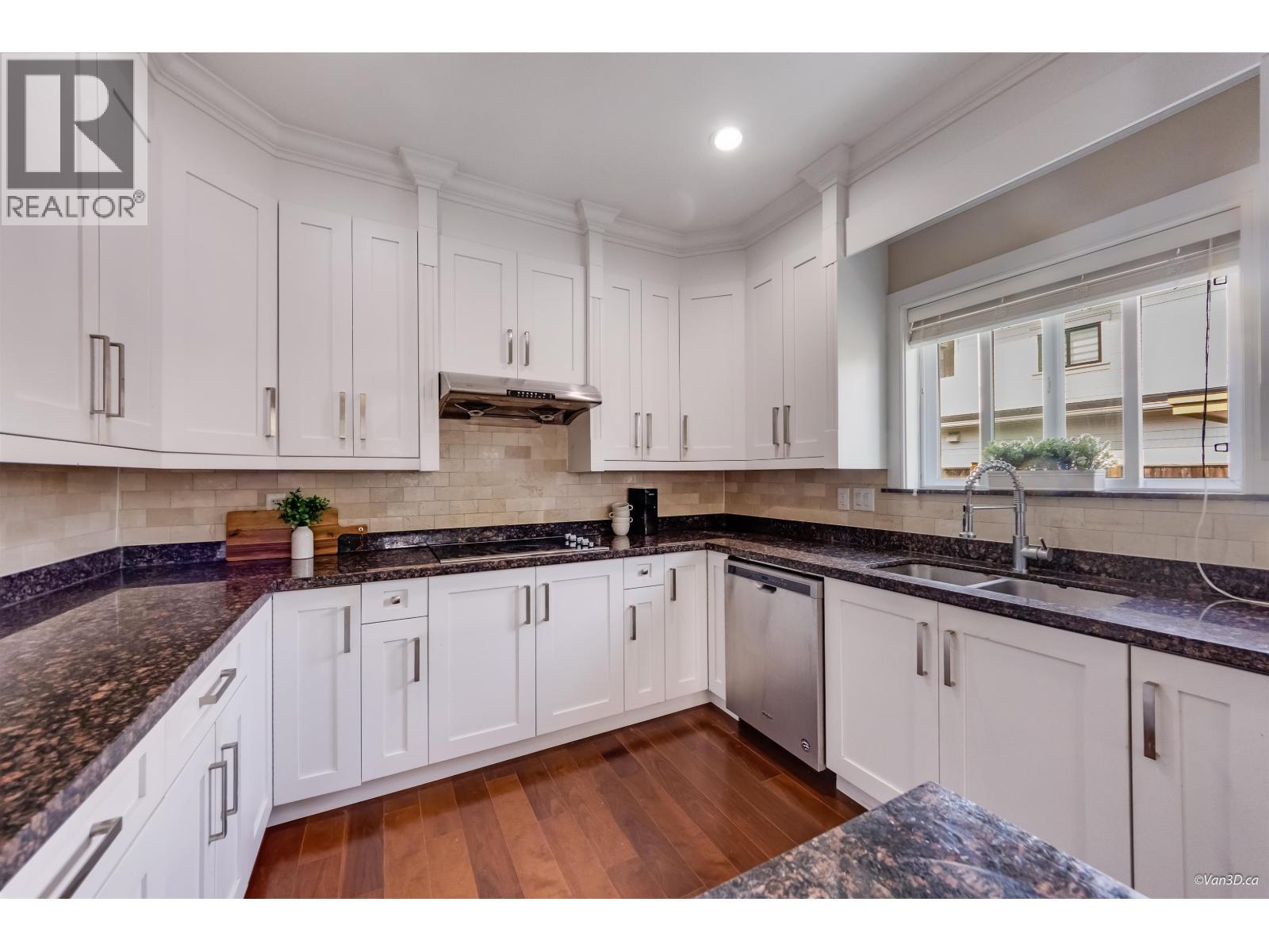 6643 Imperial Street, Burnaby, British Columbia  V5E 1M9 - Photo 3 - R3157483