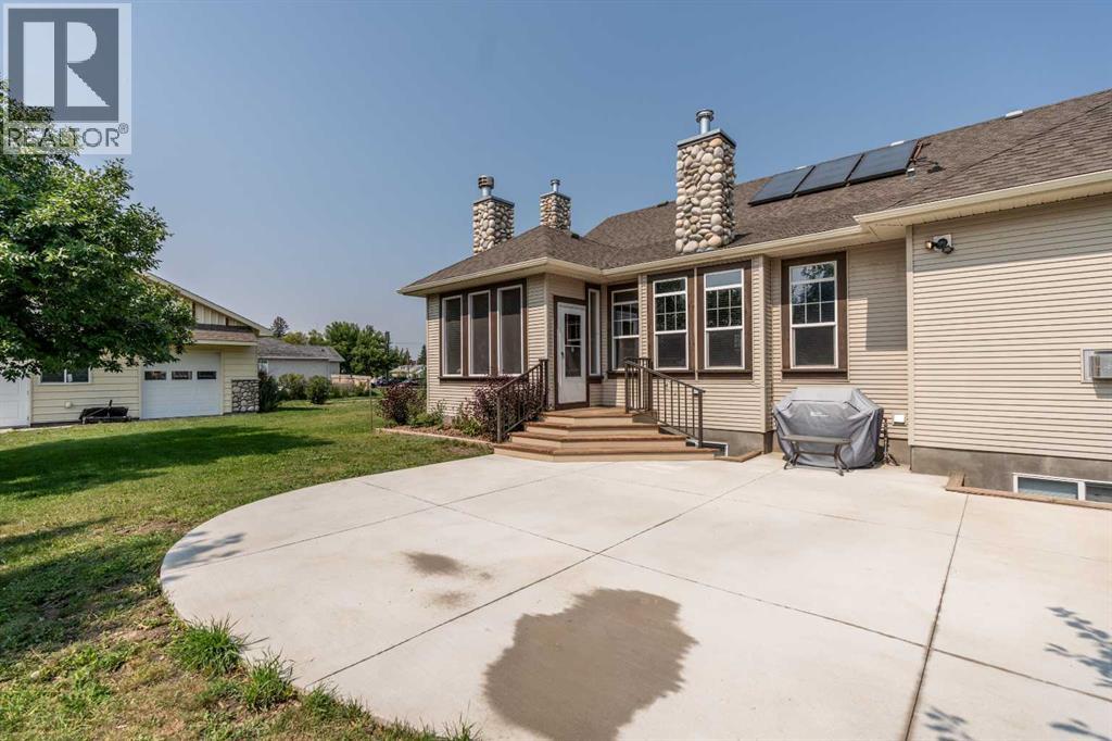 178 East 100 South, Raymond, Alberta  T0K 2S0 - Photo 45 - A2338352