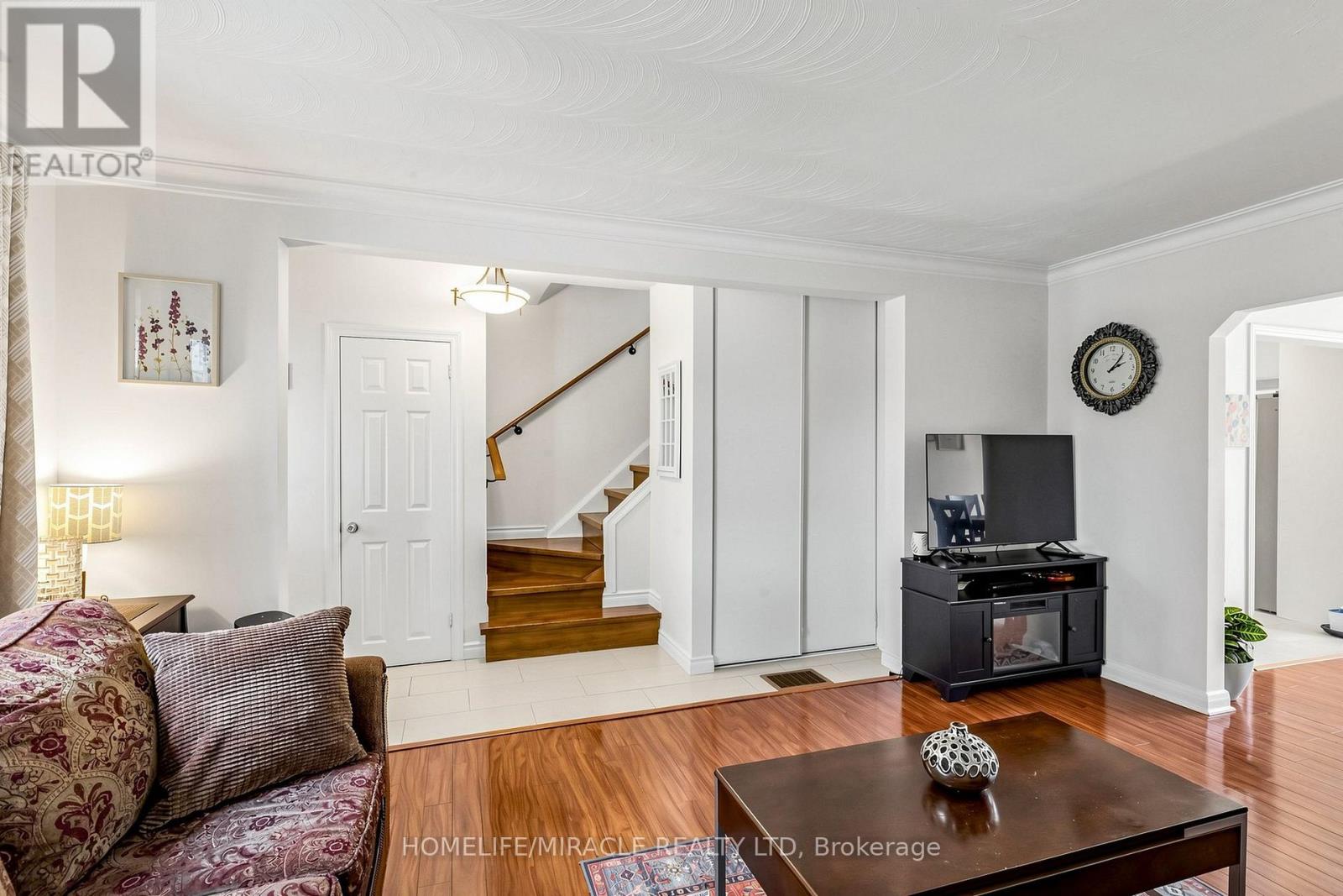 470 Midland Avenue, Toronto, Ontario  M1N 4A6 - Photo 12 - E13693452
