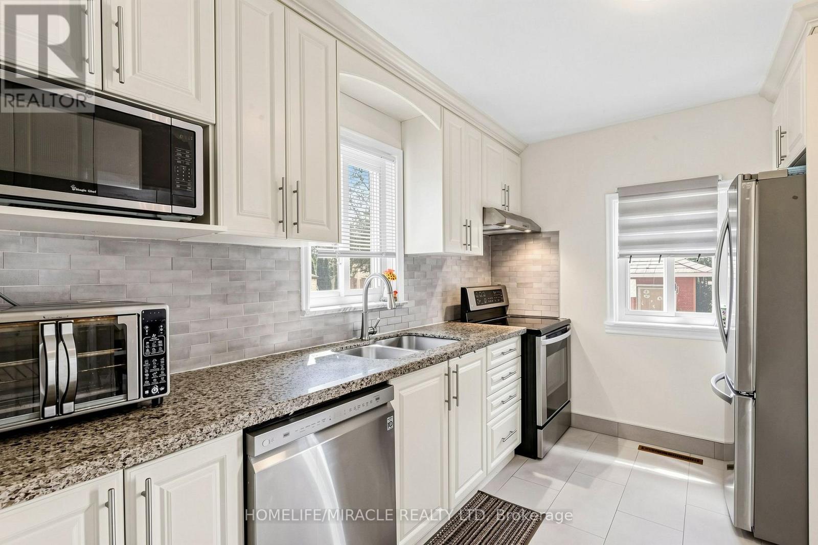 470 Midland Avenue, Toronto, Ontario  M1N 4A6 - Photo 18 - E13693452