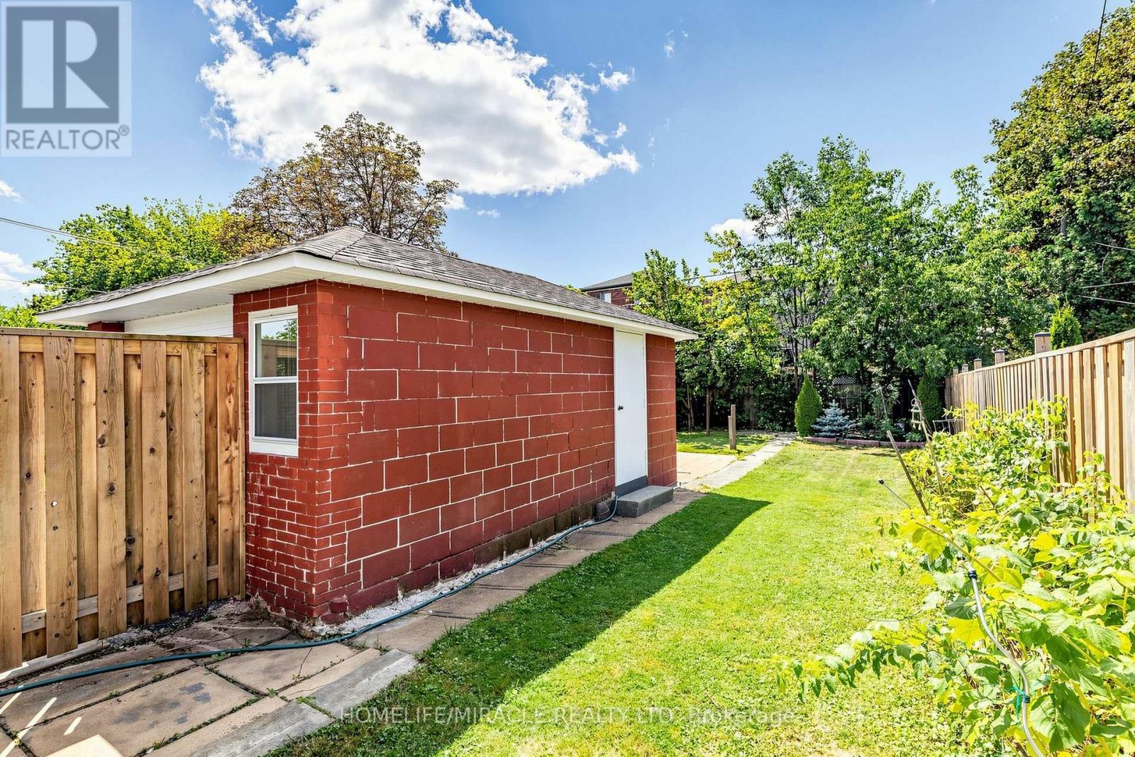 470 Midland Avenue, Toronto, Ontario  M1N 4A6 - Photo 44 - E13693452