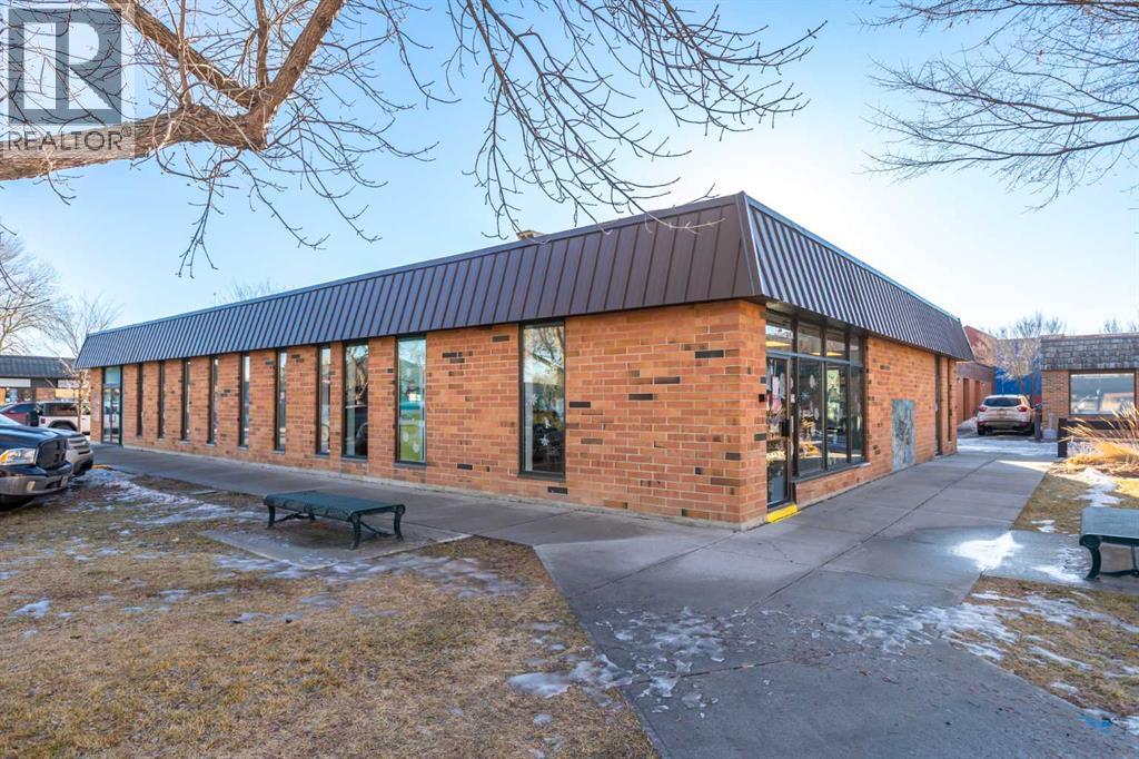 121 1 Street SW, High River, Alberta  T1V 1M3 - Photo 2 - A2327507