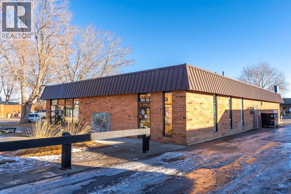 121 1 Street SW, High River, Alberta  T1V 1M3 - Photo 3 - A2327507