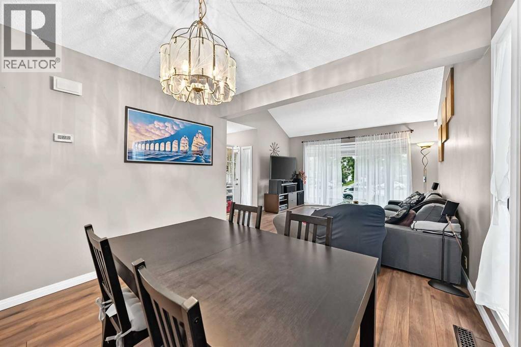 1487 Berkley Drive NW, Calgary, Alberta  T3K 1T7 - Photo 11 - A2337862
