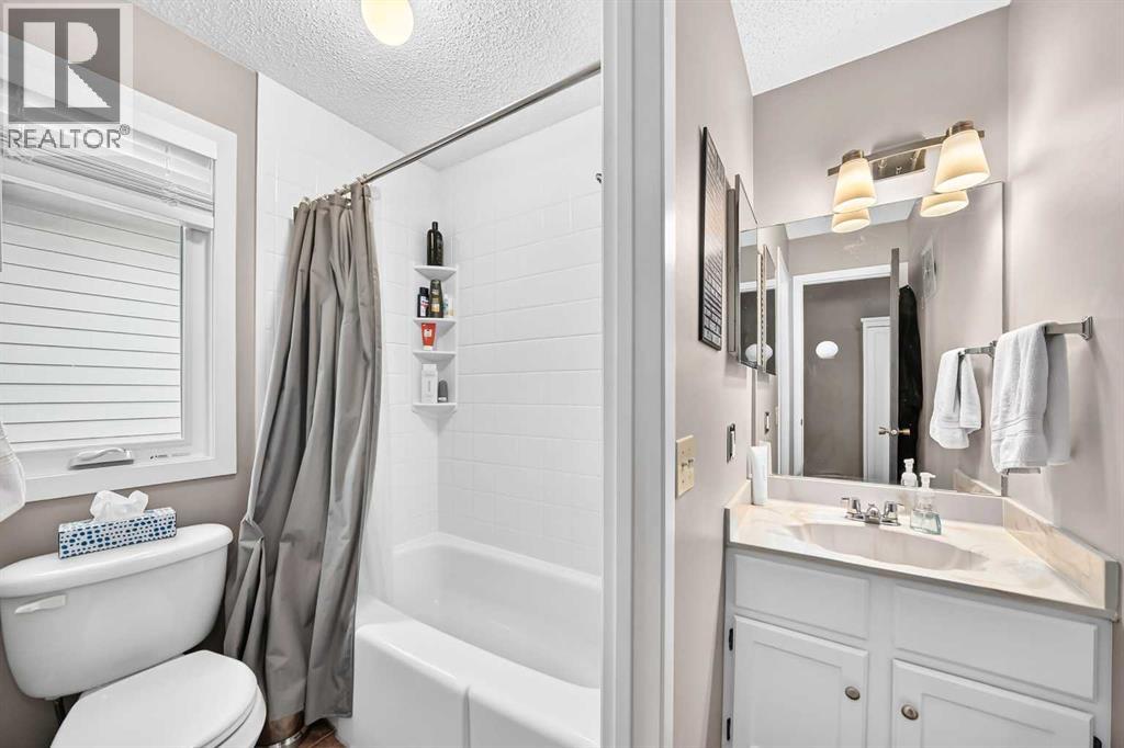1487 Berkley Drive NW, Calgary, Alberta  T3K 1T7 - Photo 24 - A2337862