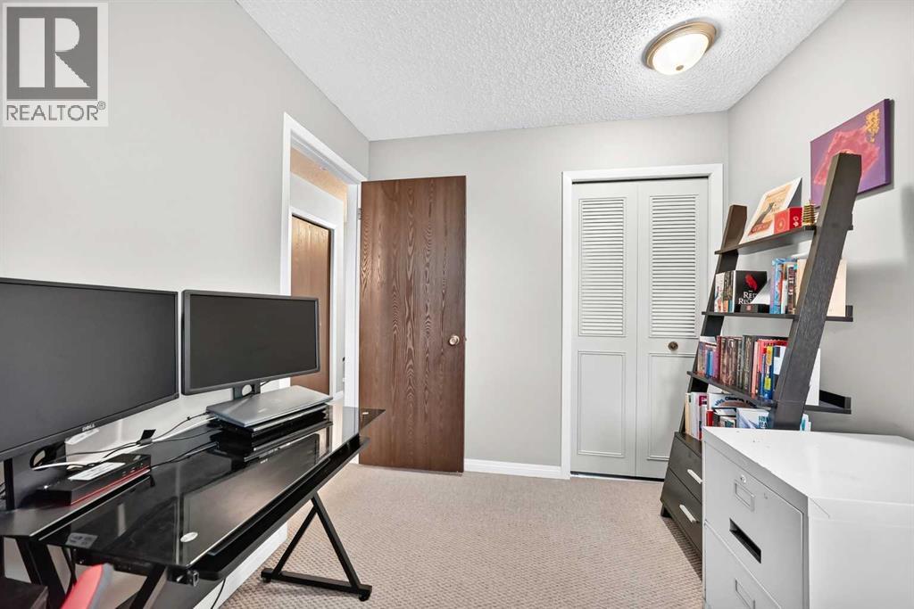 1487 Berkley Drive NW, Calgary, Alberta  T3K 1T7 - Photo 28 - A2337862
