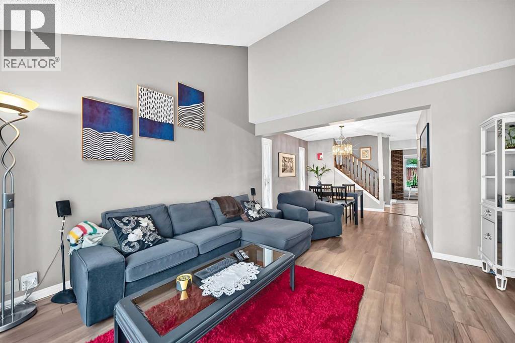 1487 Berkley Drive NW, Calgary, Alberta  T3K 1T7 - Photo 5 - A2337862