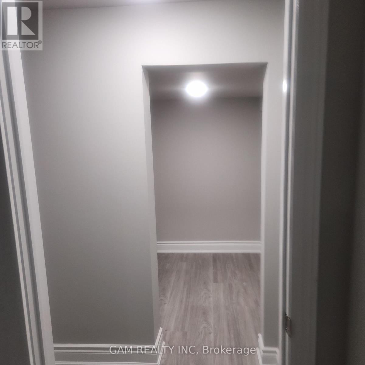 Lower - 1721 Village View Place, Mississauga, Ontario  L5M 4A7 - Photo 4 - W13665170